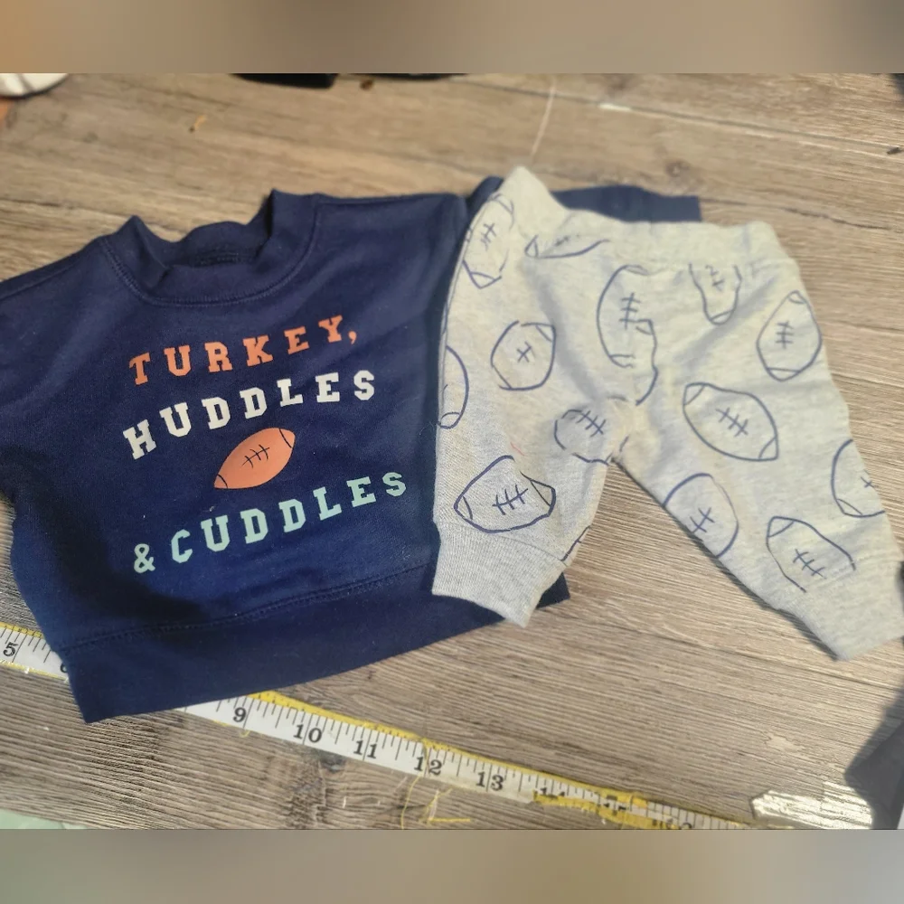 Carters NWOT 2 PC Gray‎ Football Print Baby Outfit Size Newbown